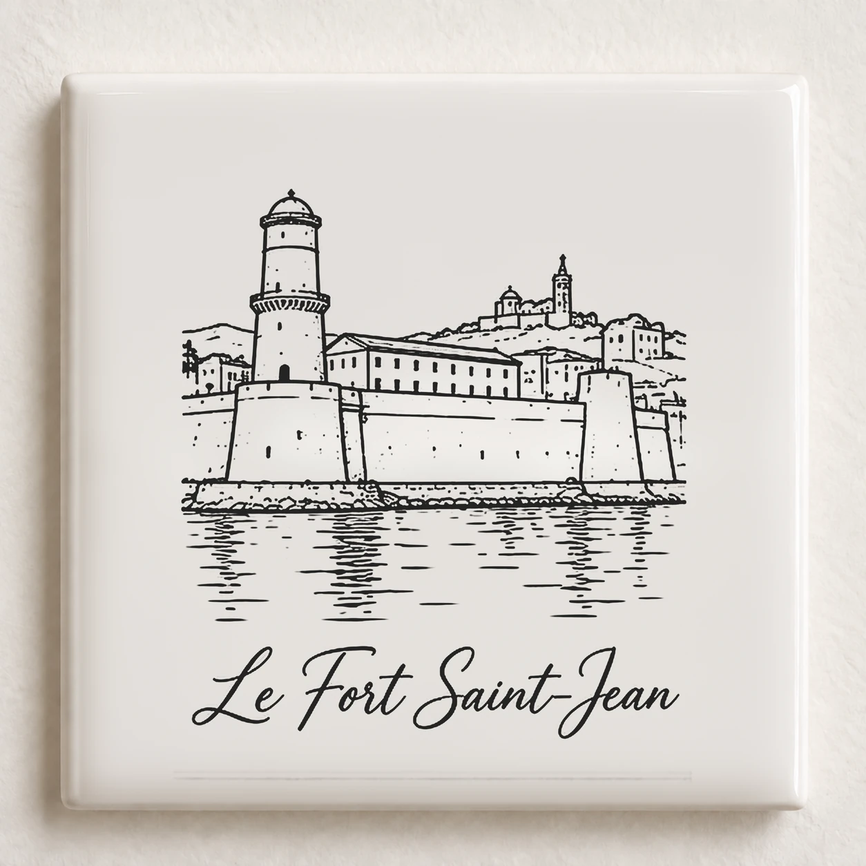 Carreau décoratif K-Reau « Le Fort Saint-Jean » en céramique blanche, dessin au trait noir et nom calligraphié